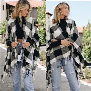 ⭐️Last One⭐️ Tassel Plaid Poncho Scarf Wrap